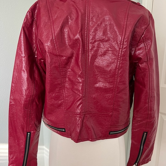 Red jacket - Picture 3 of 3